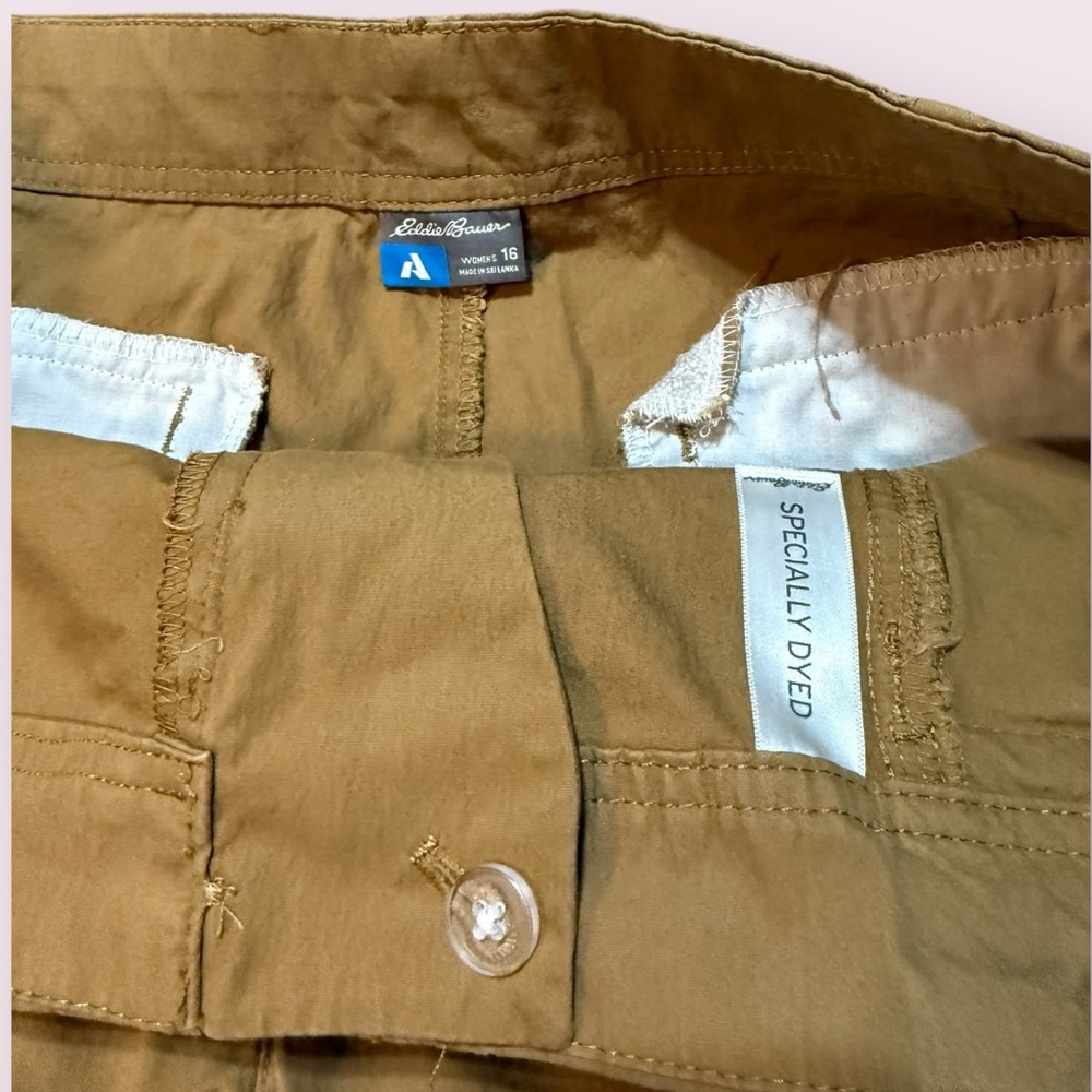Eddie Bauer women’s size 16 yellow ocher color multi pocket shorts. - Picture 2 of 6